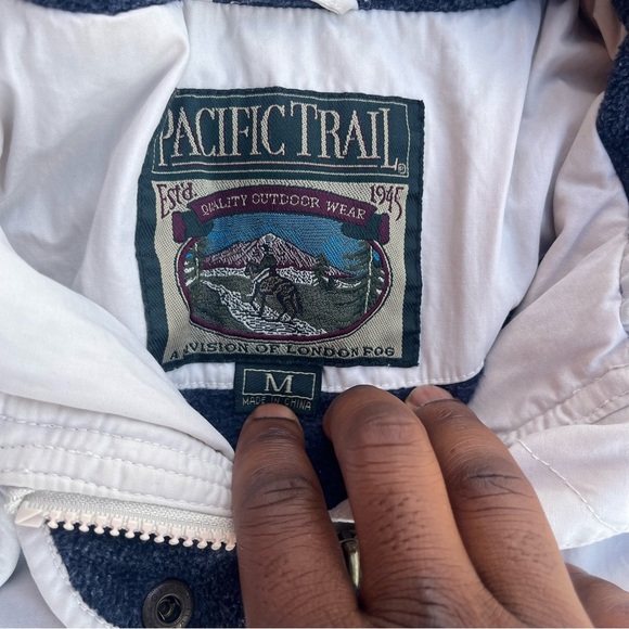 Pacific Trail White Jacket with Navy Accents - Picture 5 of 7